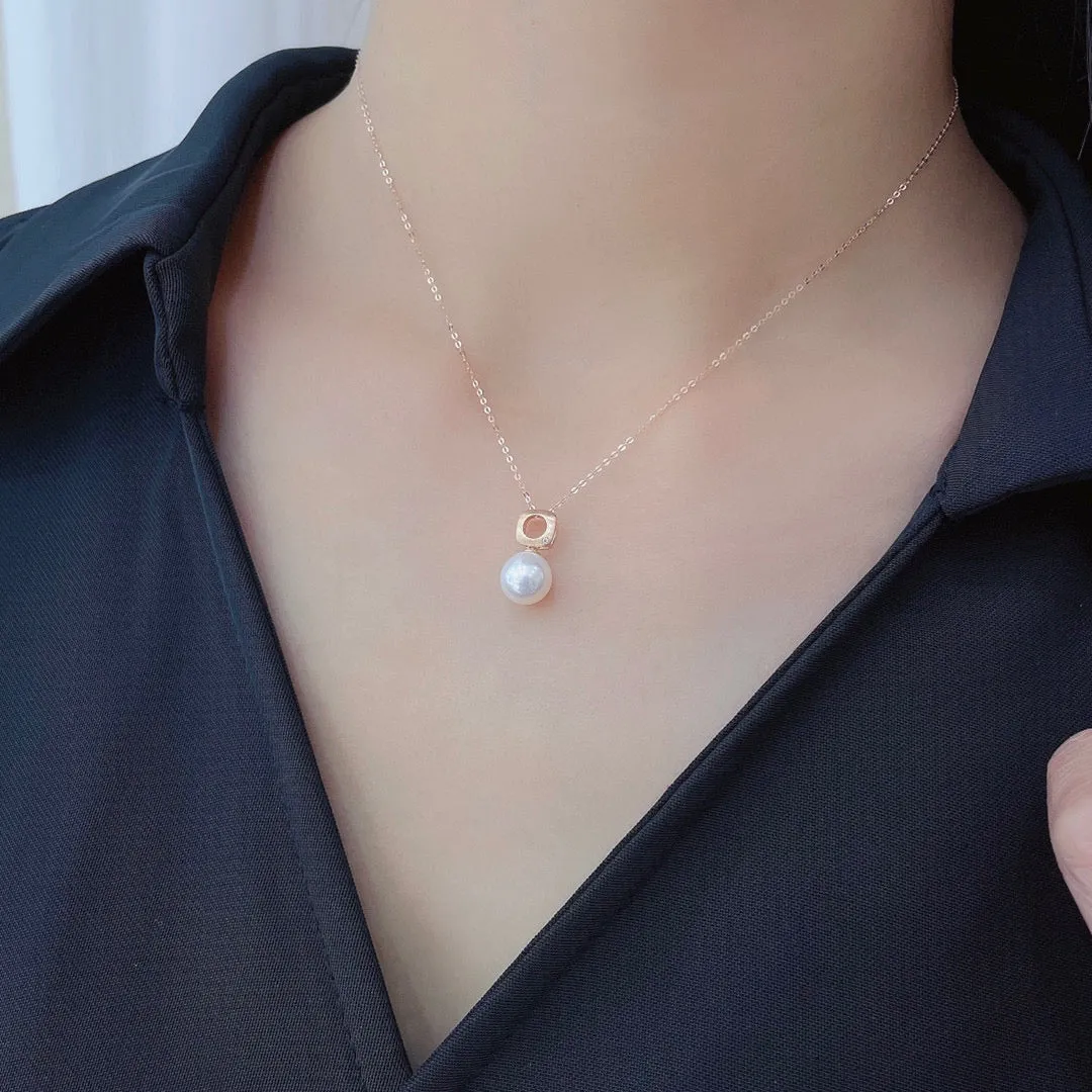 Diamond Pearl Necklace**