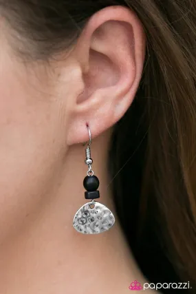 Paparazzi Earring ~ Catching Waves - Black